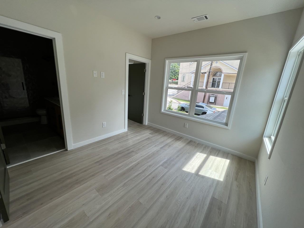 785 Thurmond St Nw - Photo 3 of 7