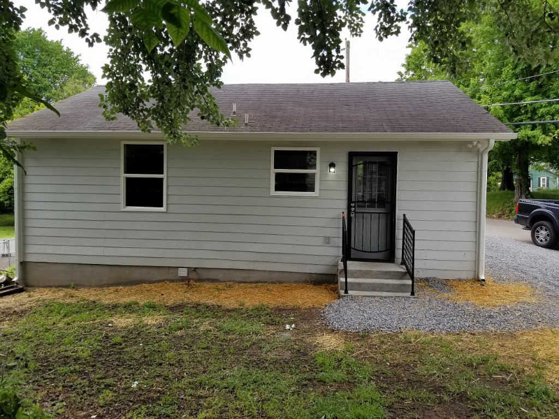 549 9th St - Photo 2 of 8