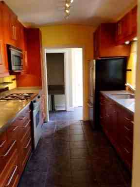 900 Forest Hill Dr - Photo 3 of 11