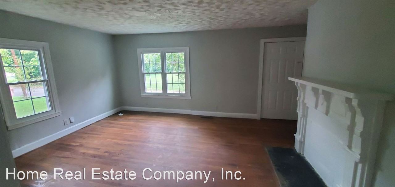 2260 Tryon St - Photo 3 of 9