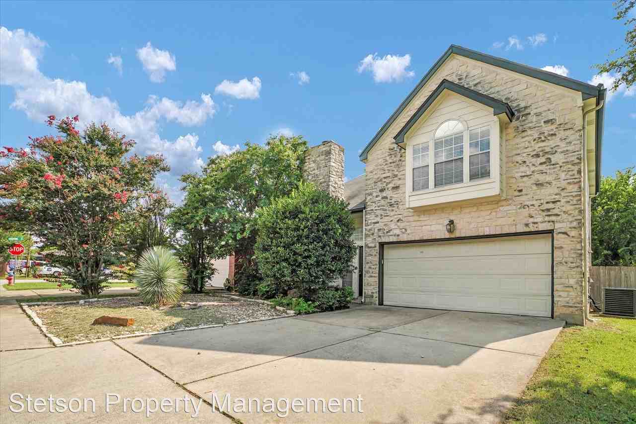 1812 Southwestern Trl - Photo 2 of 18