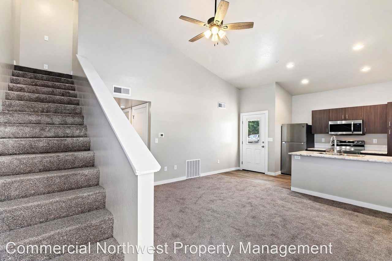 500 8th Ave West - Photo 3 of 48