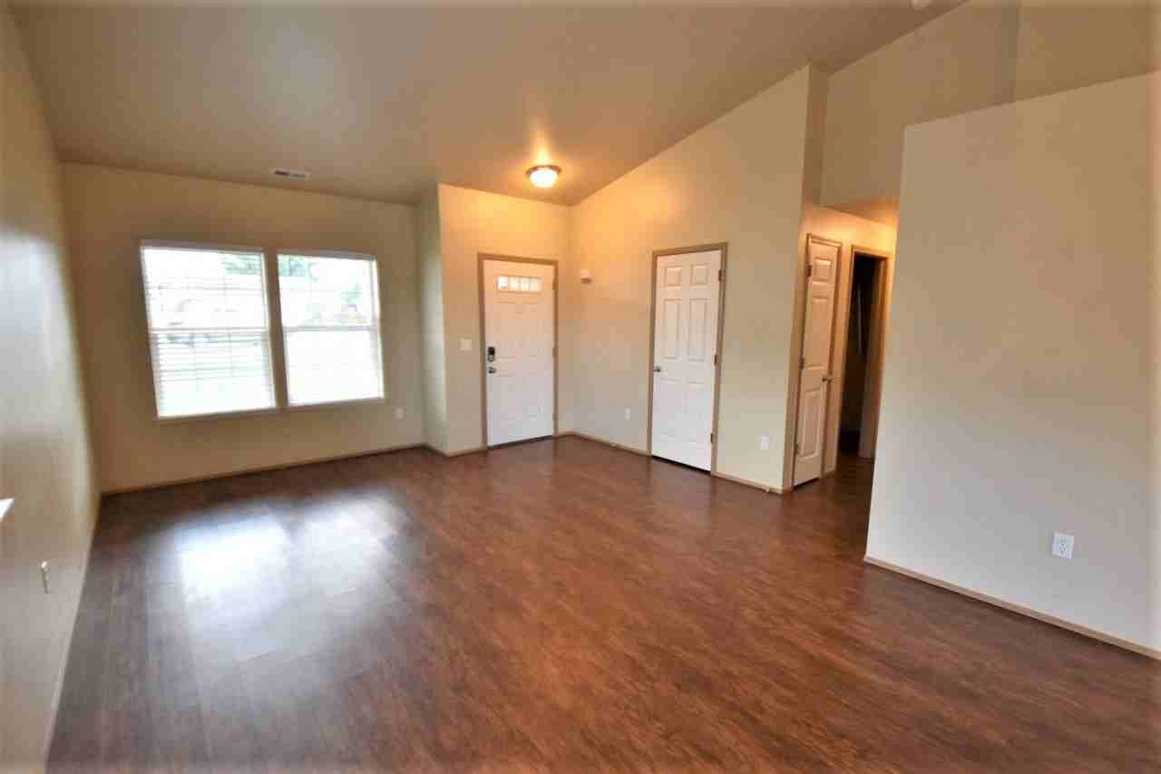10616 64th Ave Ne - Photo 2 of 15