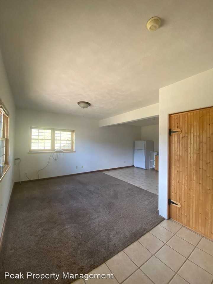 183 Haverly St - Photo 3 of 8