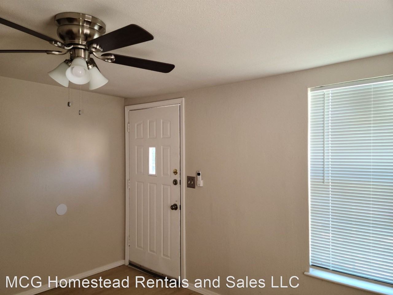 715 1-1/2 W. Avenue C - Photo 3 of 10