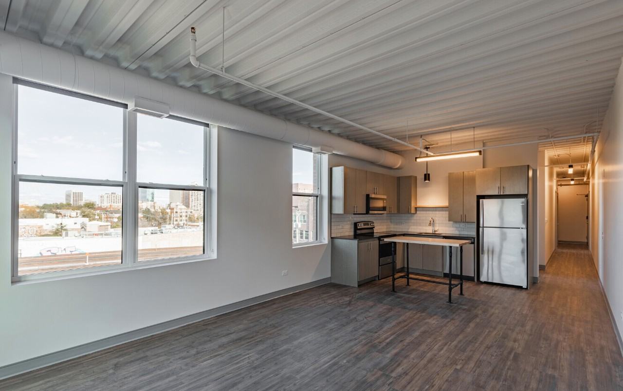 949 W Dakin St #2-2 - Photo 3 of 25