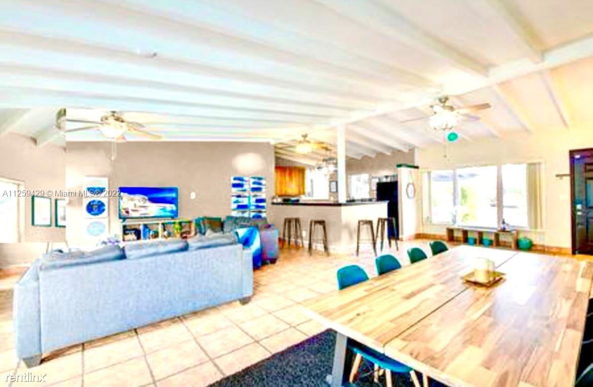 20322 Ne 14th Ct - Photo 2 of 19