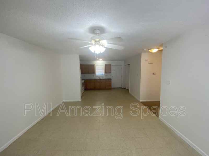 112 Bryans Way - Photo 3 of 10