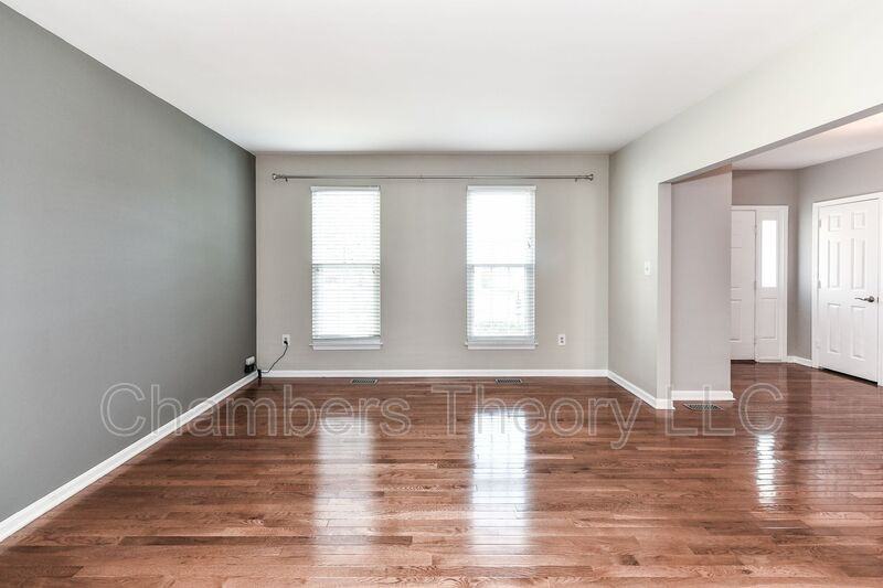 6033 Woodlake Ln - Photo 5 of 40