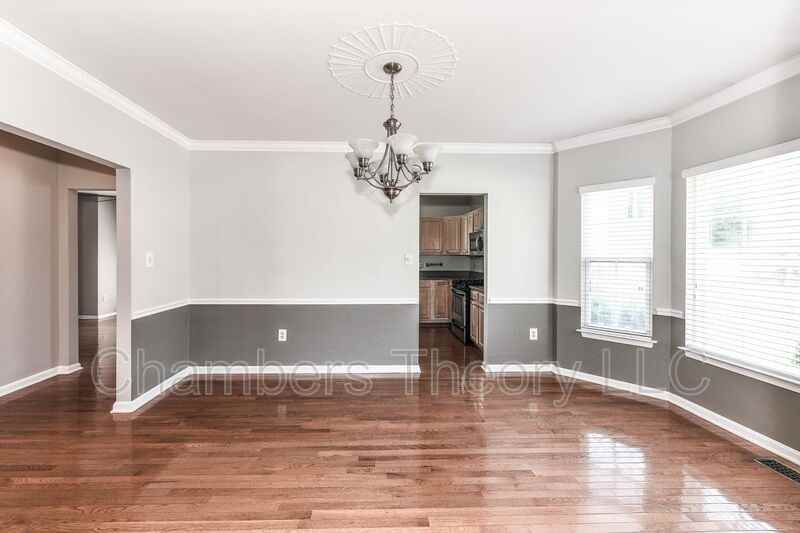6033 Woodlake Ln - Photo 7 of 40