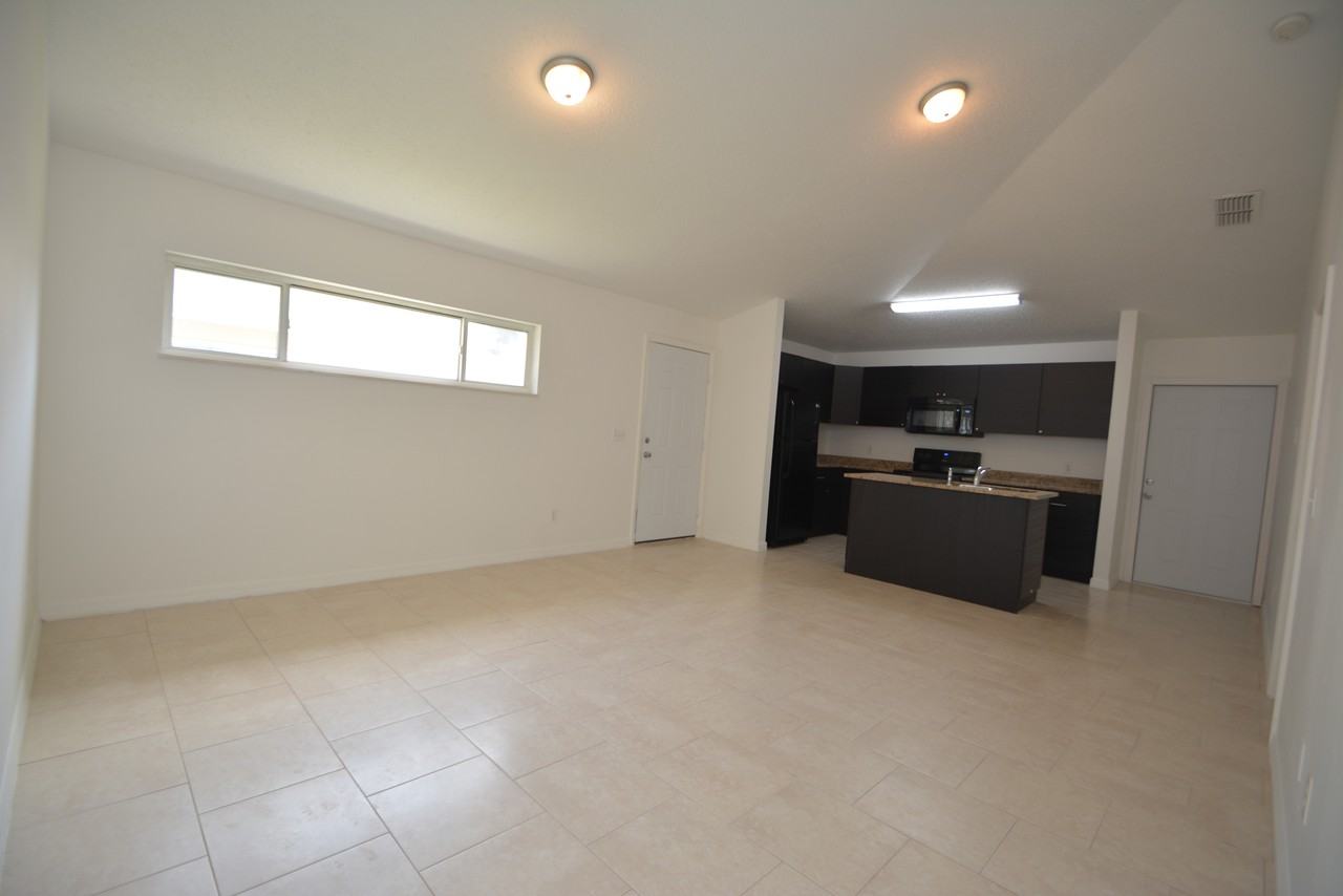 27 Bunker View Dr #A - Photo 3 of 7