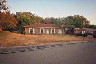 902 S 40th St - Photo 1 of 1