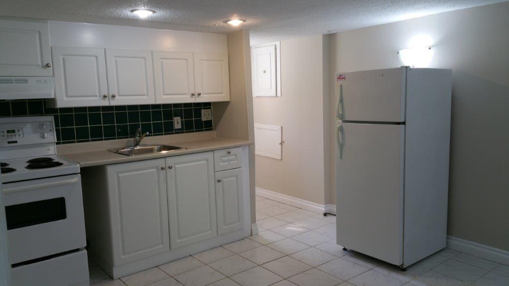 89 Centre St E - Photo 2 of 6