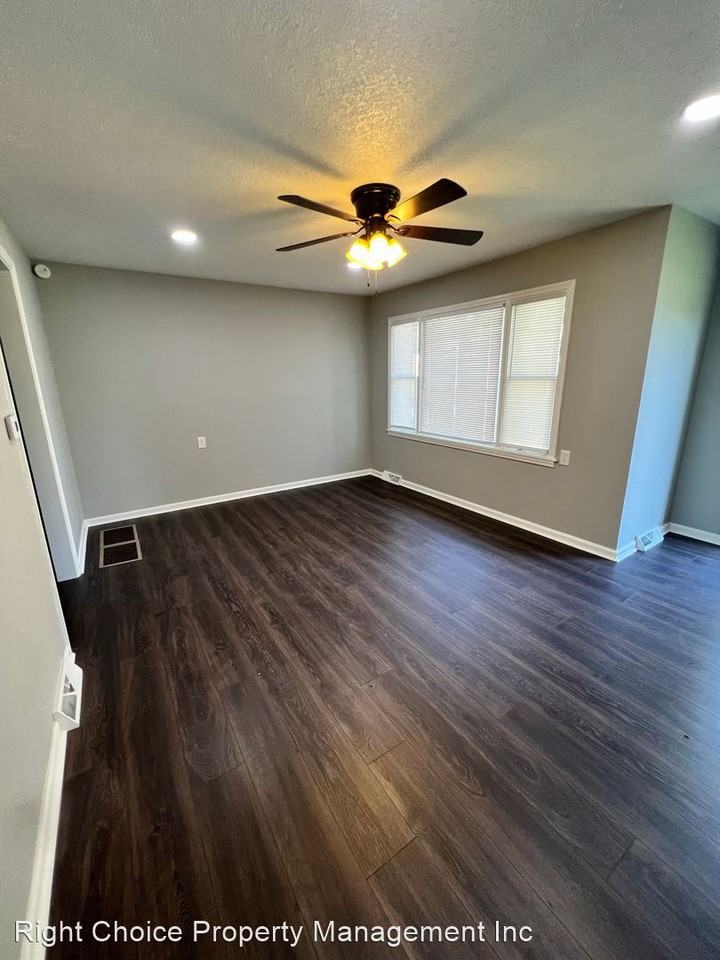 612 S Shaw St - Photo 3 of 10