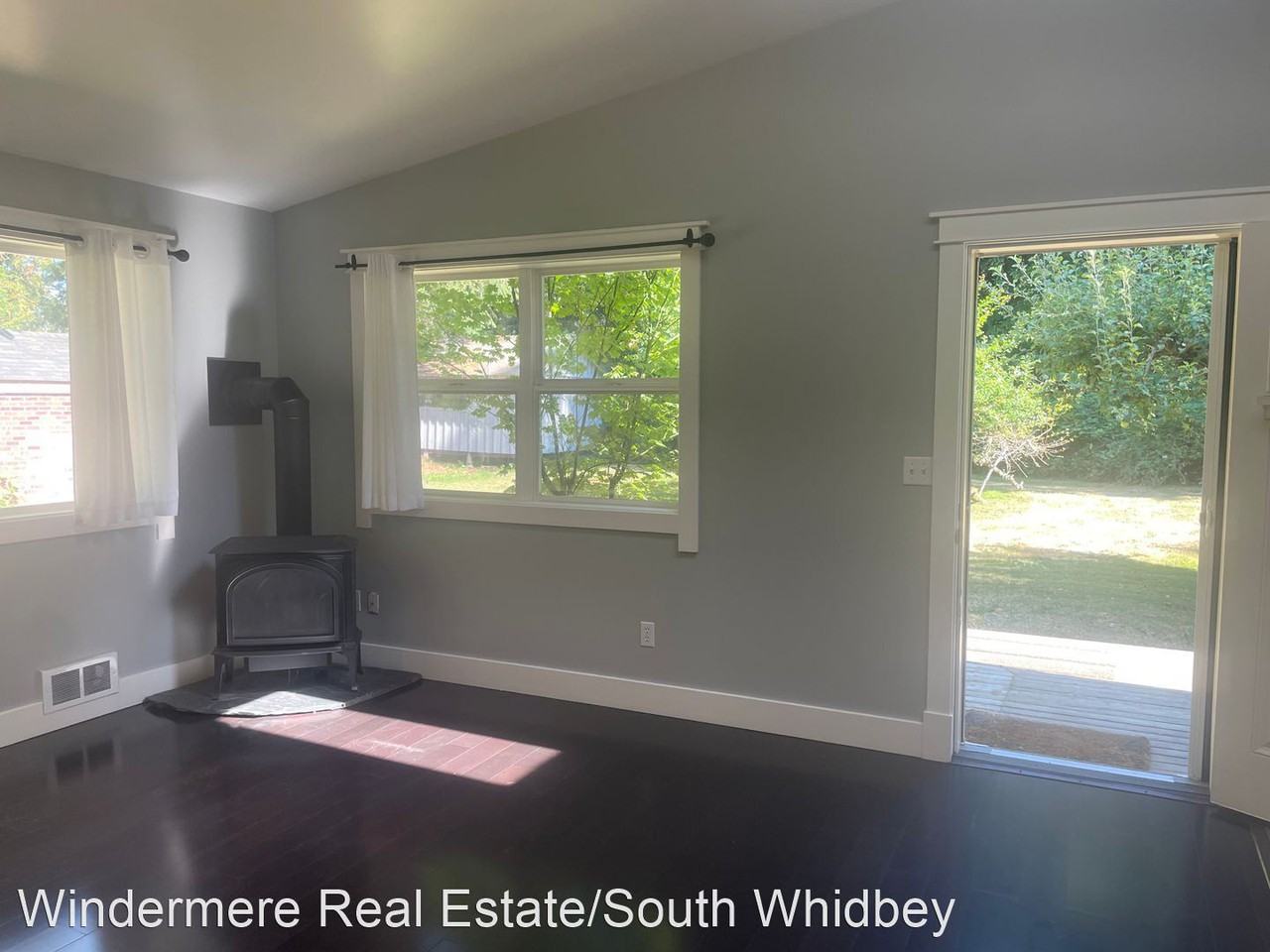 5753 Mutiny Bay Rd - Photo 3 of 41