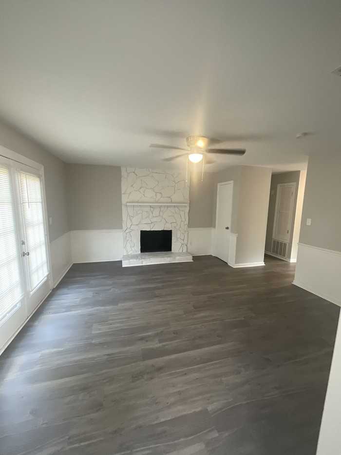2540 Anthony Dejuan Pkwy - Photo 3 of 11