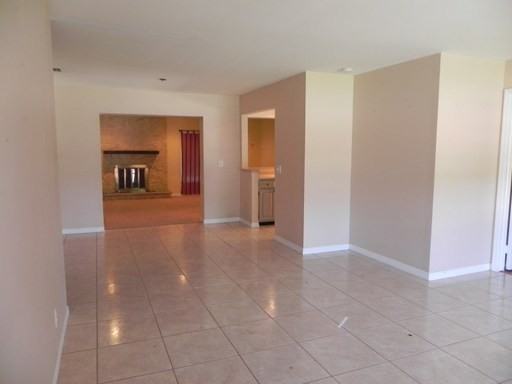 1219 Julian Ln Dr - Photo 2 of 9