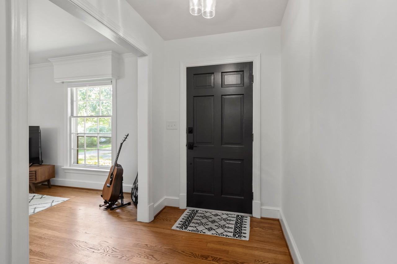 104 Duke Ave #1 - Photo 2 of 18