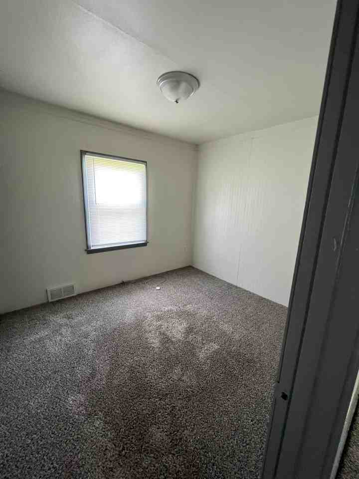 1407 32nd St Ne #1 - Photo 6 of 16