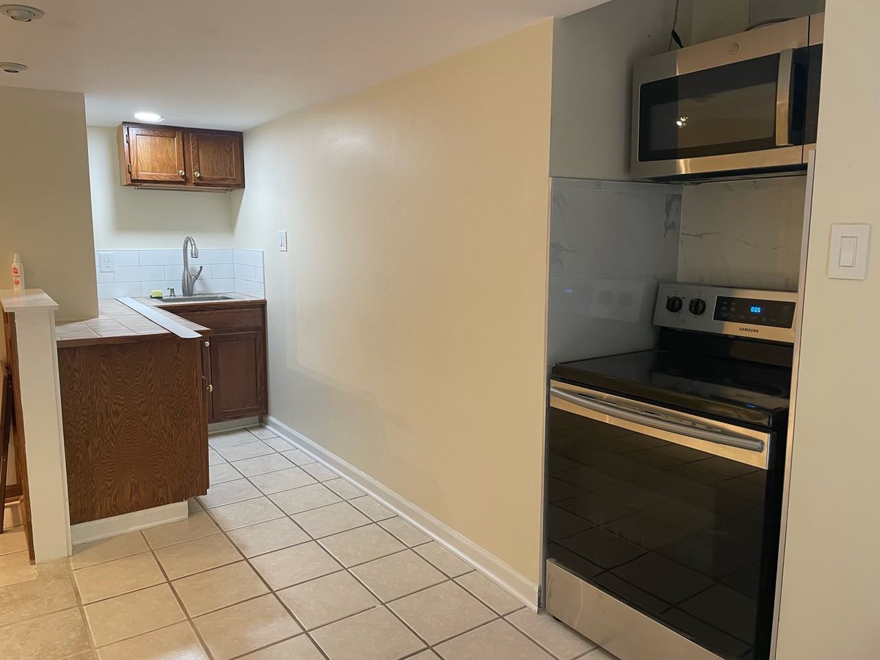 9248 Matthew Dr - Photo 3 of 9