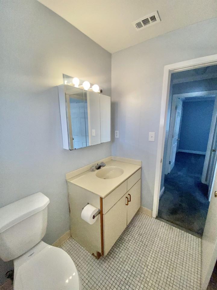 315 Bream Ave #203 - Photo 7 of 10
