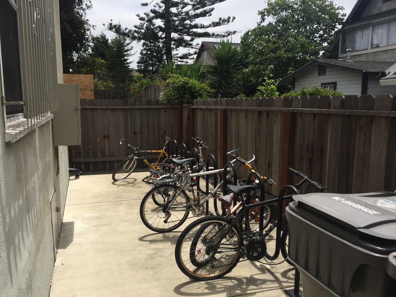 Manchester Apartments - Photo 3 of 4