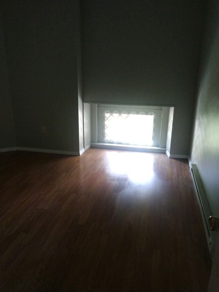 500 East Norwegian St - Photo 3 of 4