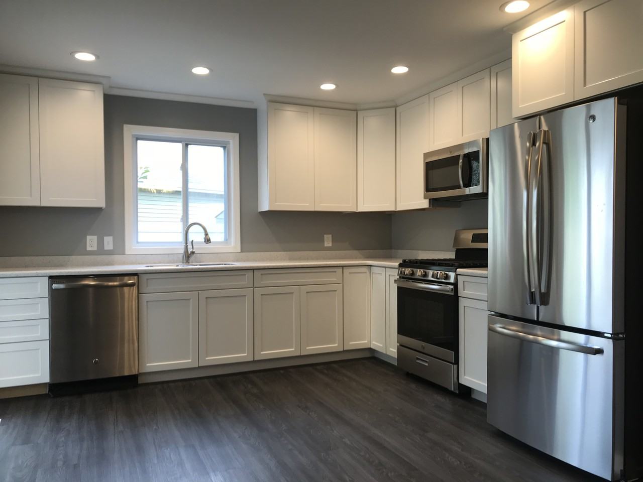 1811 Paddington Avenue - Photo 2 of 10