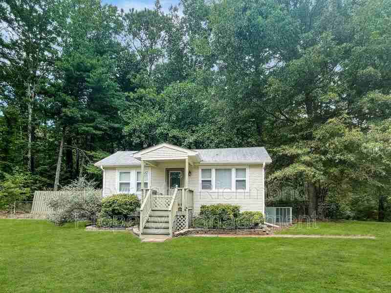 12030 Lucks Ln, Midlothian, VA 23114 1 Bedroom House for 950/month