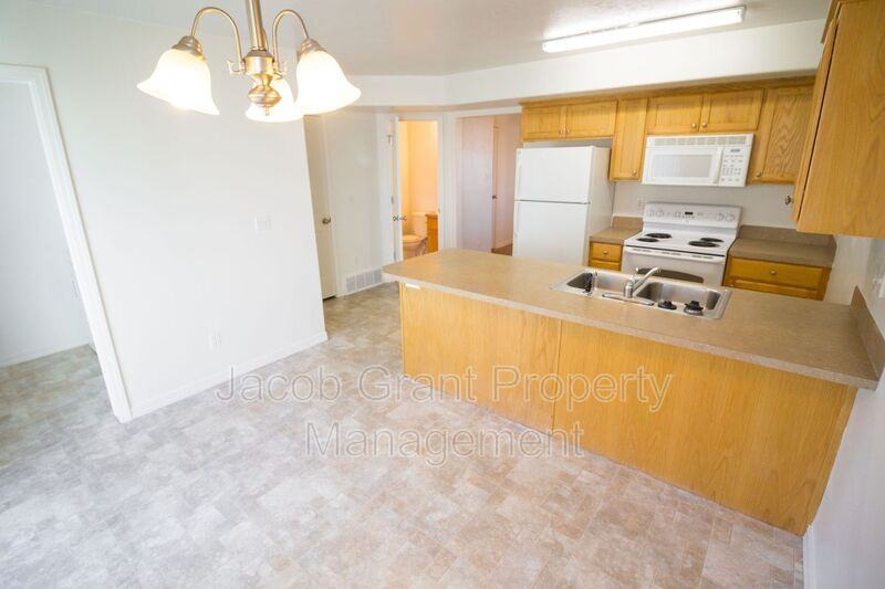 1648 N Stevens Dr #B - Photo 5 of 13