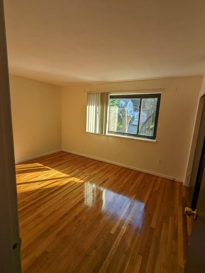 202 Central - Photo 7 of 18