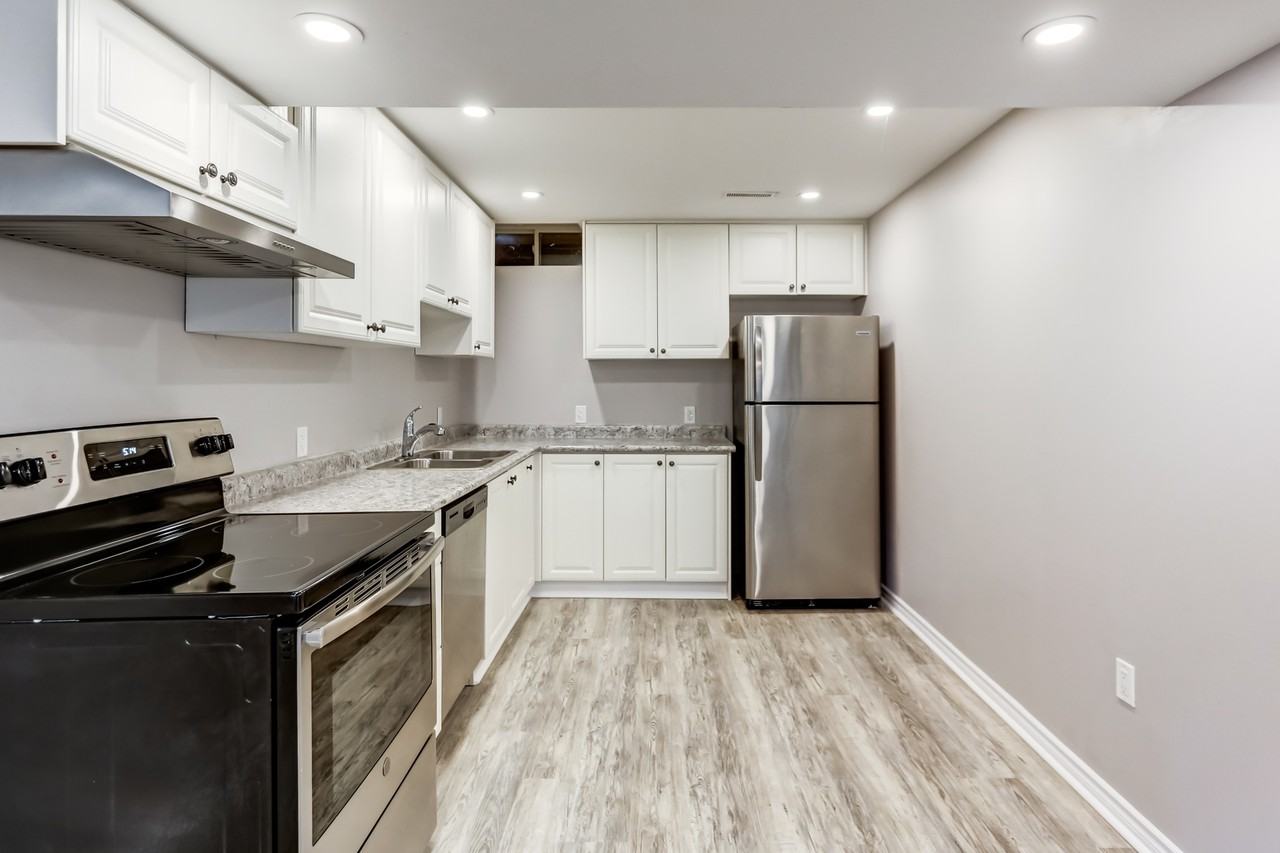 121 John Matthew Cres - Photo 2 of 28