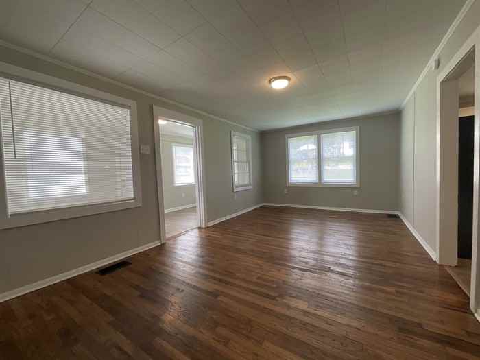 642 Sheridan Pl - Photo 2 of 10