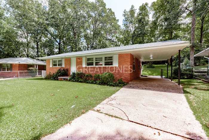9931 Ashmont Dr - Photo 2 of 12
