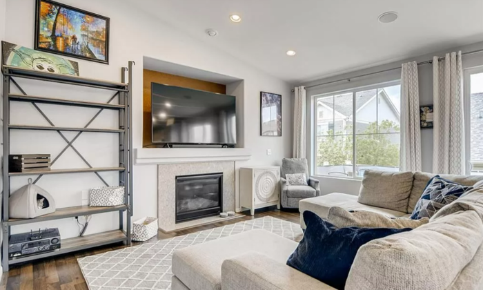 8252 Cypress Wood Dr - Photo 3 of 12