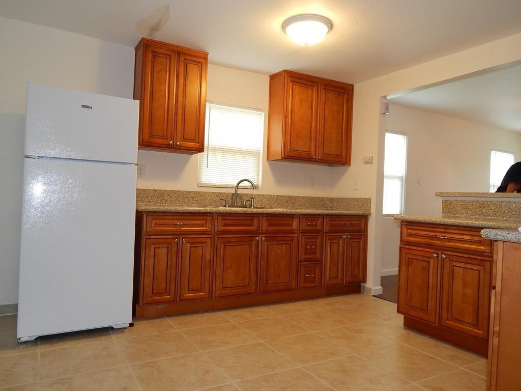 3059 Market St - Photo 3 of 19