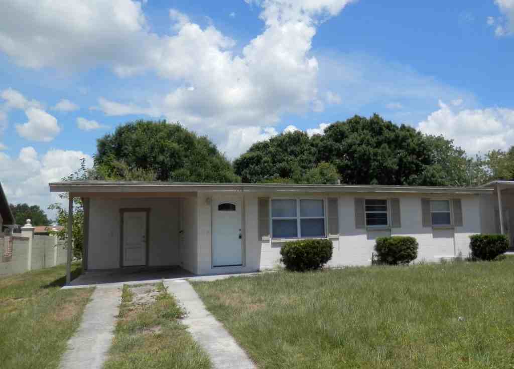 5008 S 87th St - Photo 2 of 11