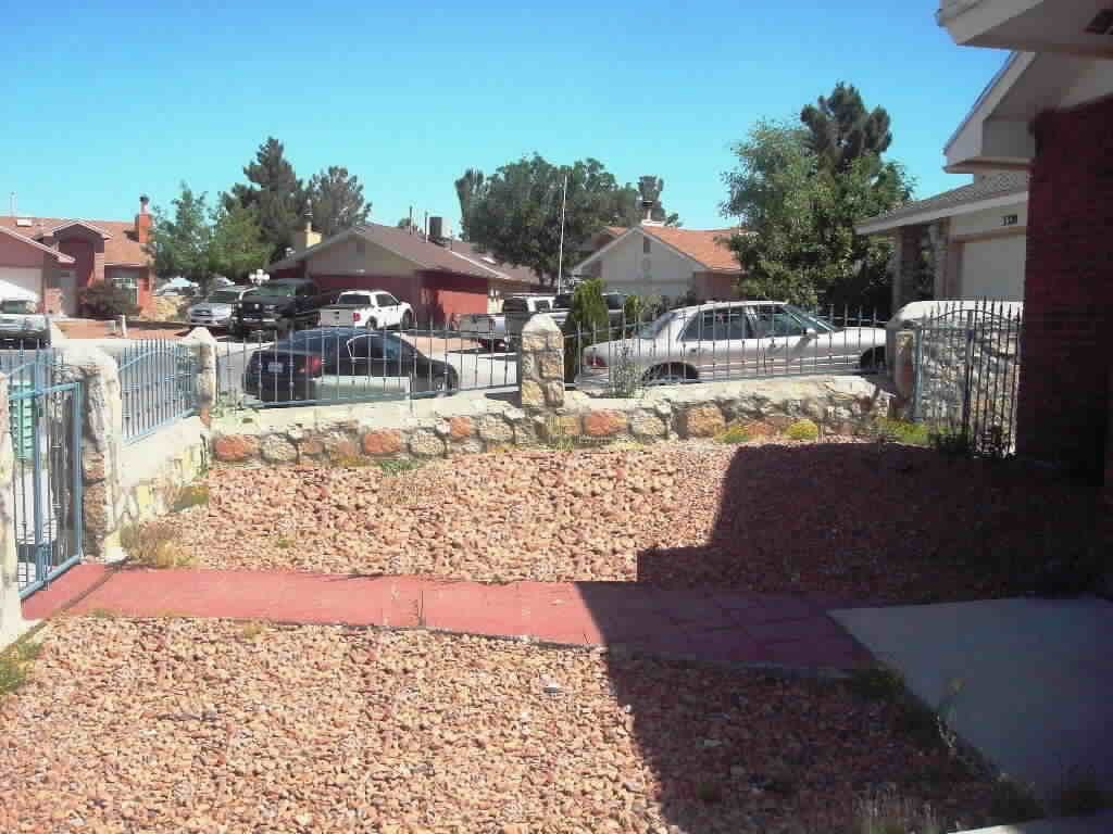 3318 Catherine Ann Dr - Photo 3 of 20