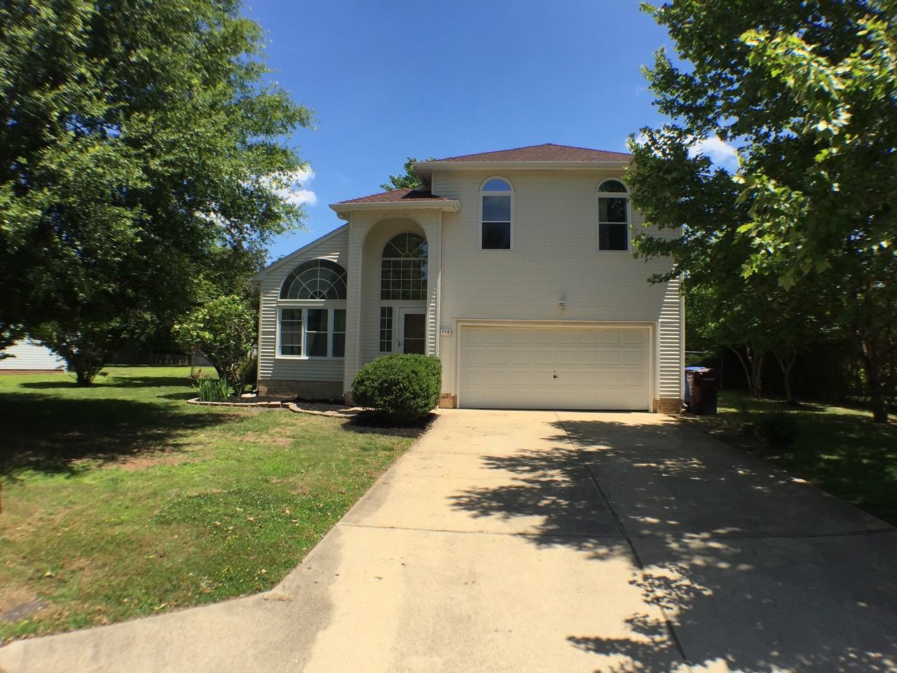 713 Hawkhurst Dr - Photo 2 of 24