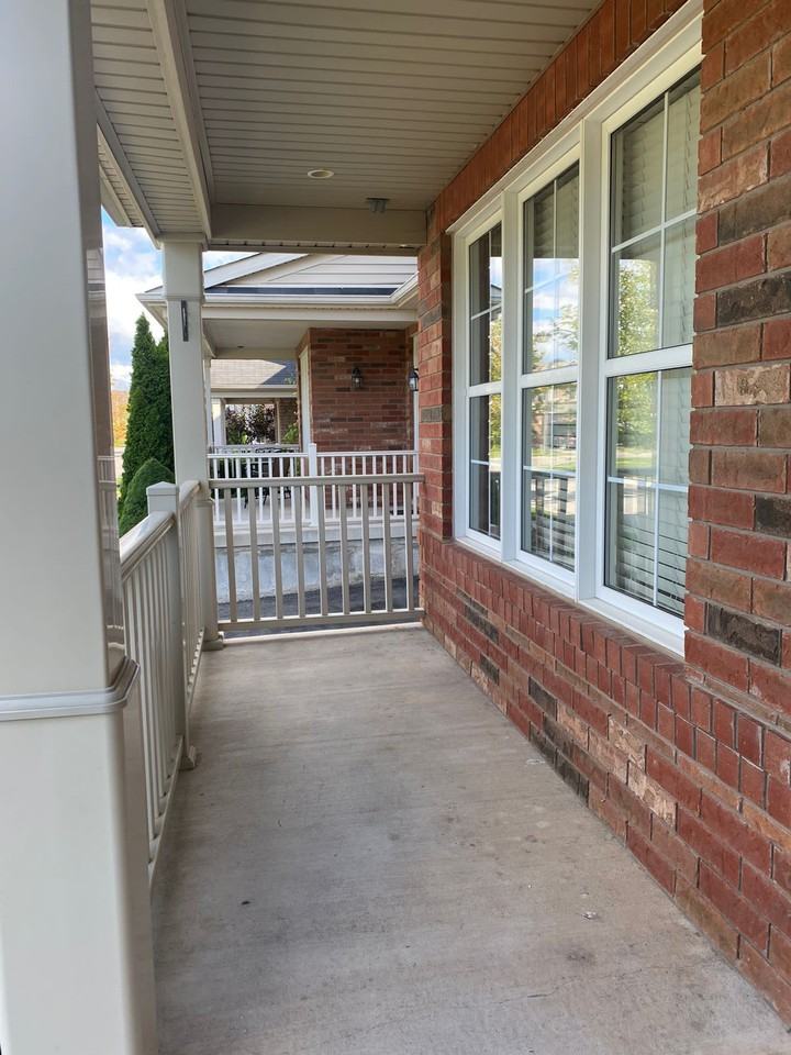 365 Ware Crescent - Photo 2 of 12