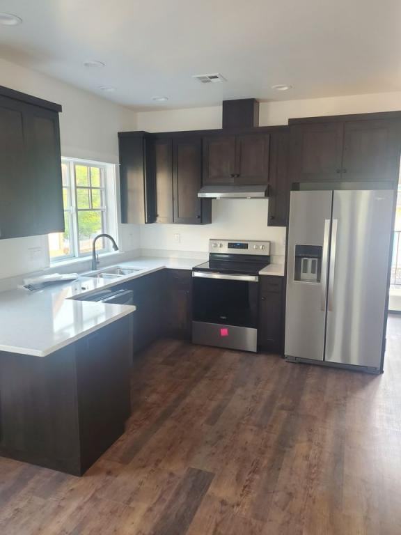 224 Sw J St - Photo 2 of 12