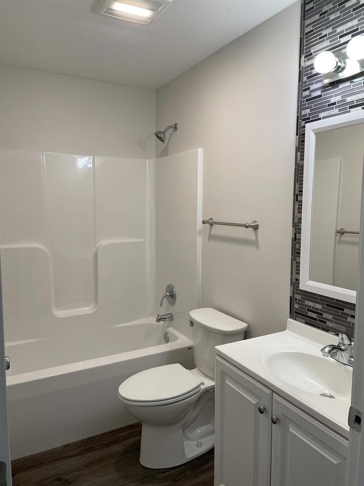 122 South Russell Avenue #1 - Photo 4 of 12