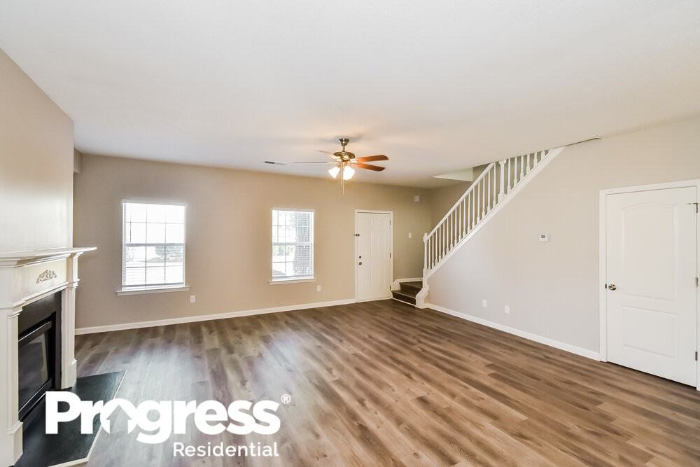 3056 Imperial Cir Sw - Photo 3 of 14