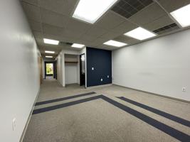 featured image of 910 Taywood Road #B