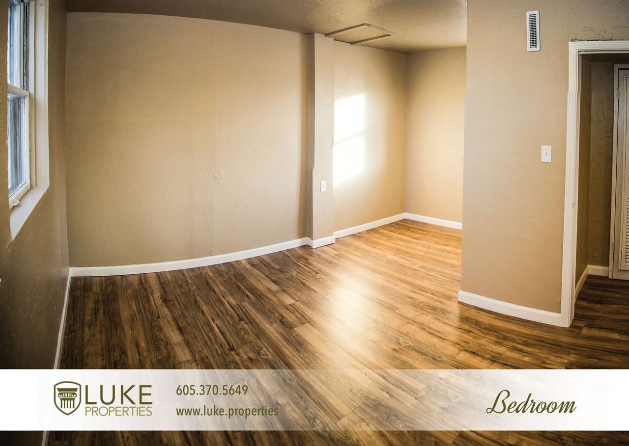 106 1/2 S Lincoln Ave - Photo 4 of 6