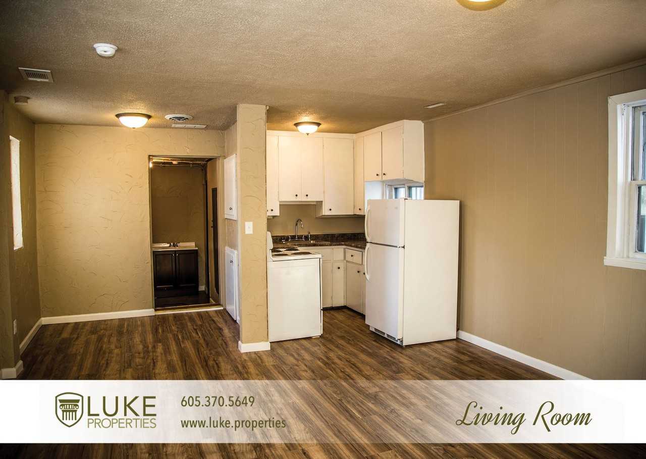 106 1/2 S Lincoln Ave - Photo 2 of 6