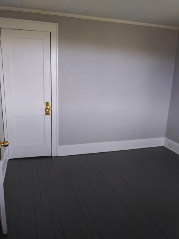 105 Holly Ave - Photo 2 of 22