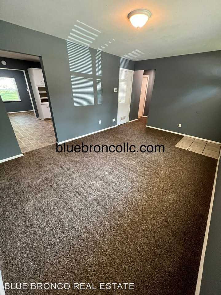 7502 E 110th St - Photo 3 of 20
