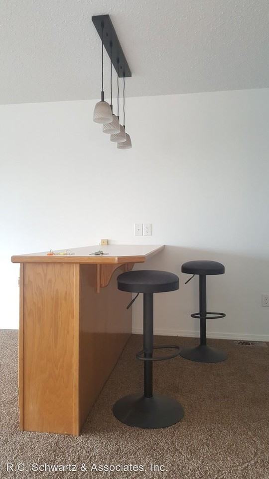 1508 W Cora Ct - Photo 3 of 9