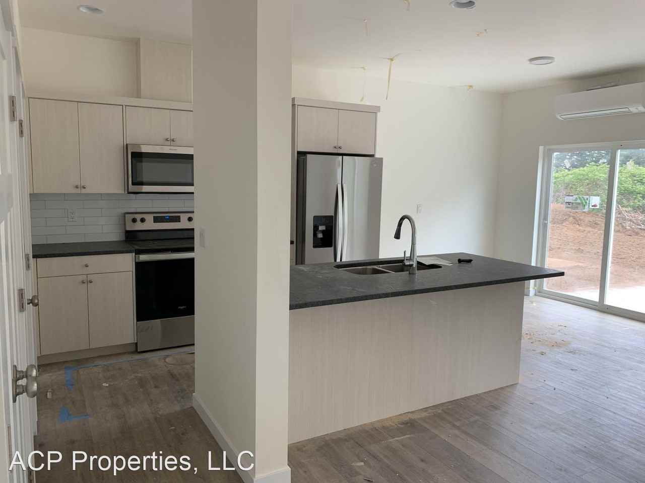 2285 Brome St - Photo 2 of 20